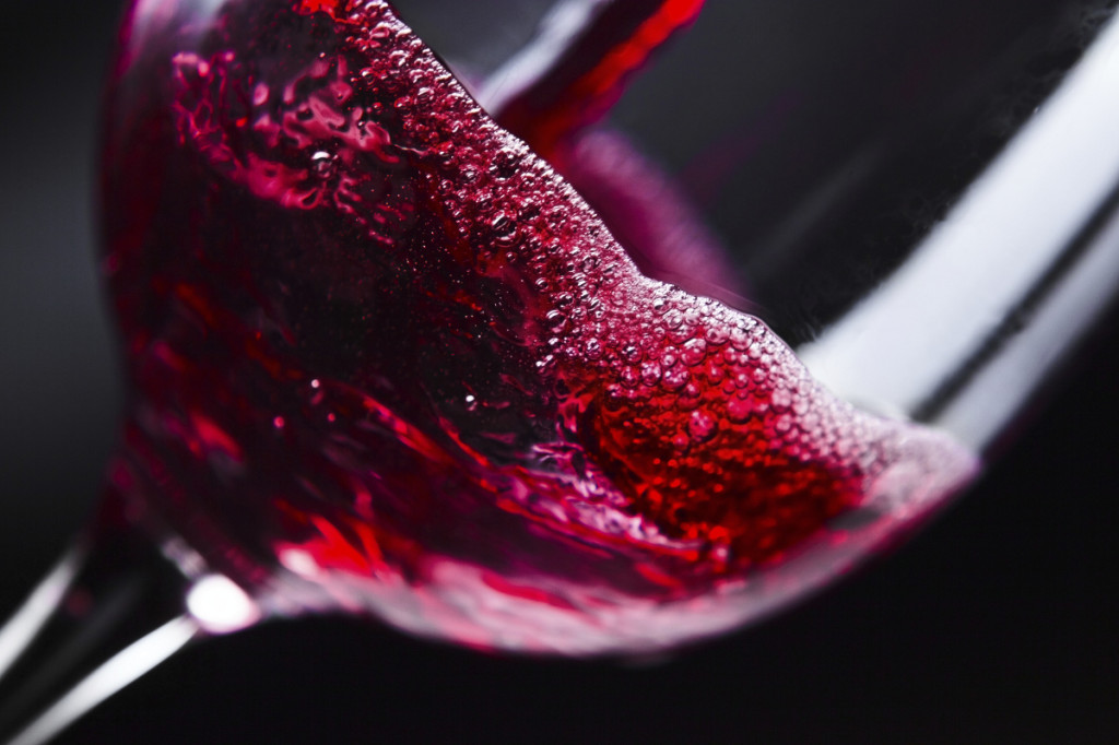 vin-rouge-aide-a-lutter-contre-caries